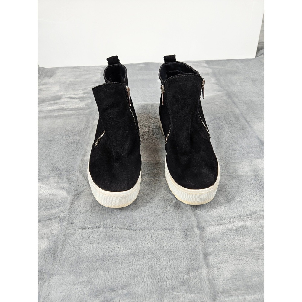 Soda Sneaker Booties Women's‎ Size 8 Black Side Zip Faux Suede